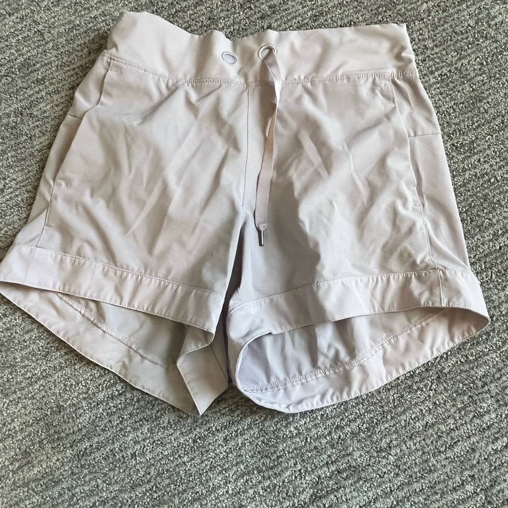 Women’s golf shorts , light purple